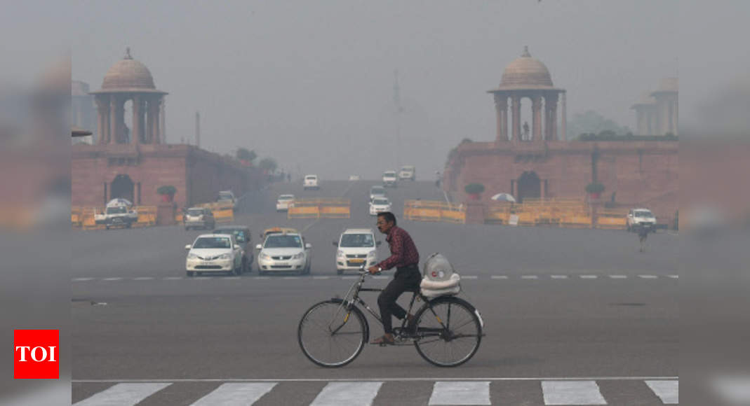 Smog in Delhi: Delhi chokes on worst Nov smog in many years | Delhi ...