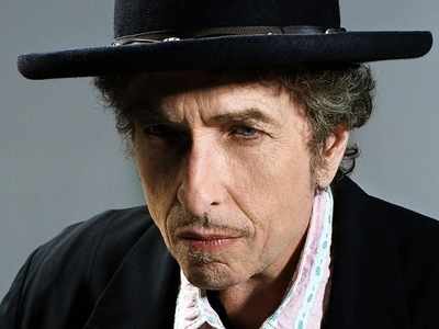 Bob Dylan exhibits new artworks in London