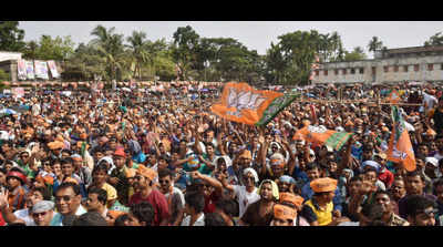 <arttitle><b>Riot-accused BJP leaders keep tempo high with fiery speeches</b></arttitle>