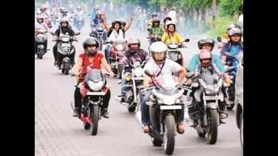 20,000 turn up for Maratha bike rally on Sunday