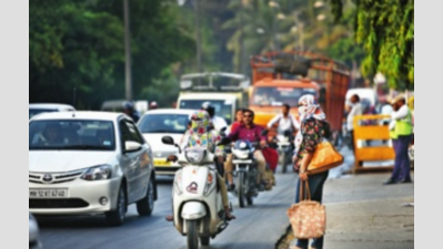 Traffic chaos- Uneasy travel on Kharadi bypass