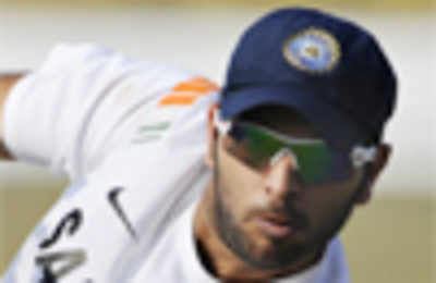 Hope to play in a month's time: Yuvraj