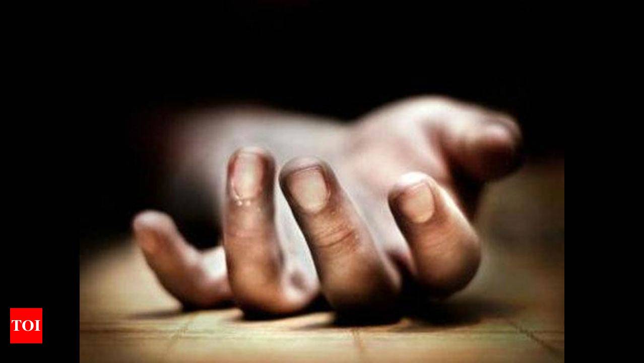 Coimbatore collectorate witnesses high drama as two women attempt suicide |  Coimbatore News - Times of India