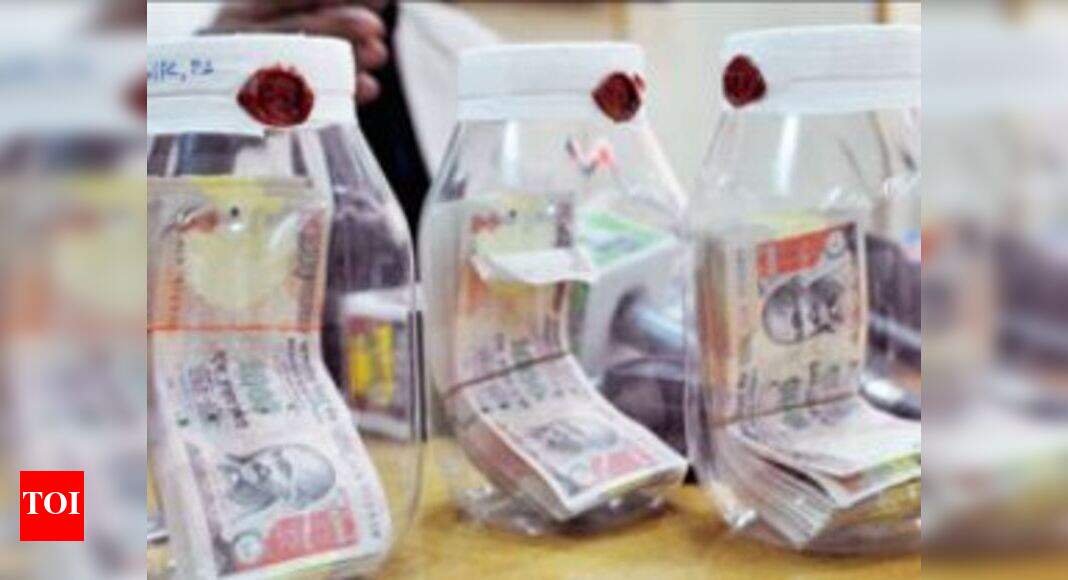 5.72 crore in fake notes seized in 2015-2016 | Ahmedabad News - Times ...