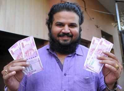 Mangalureans take it easy on currency deposit, exchange