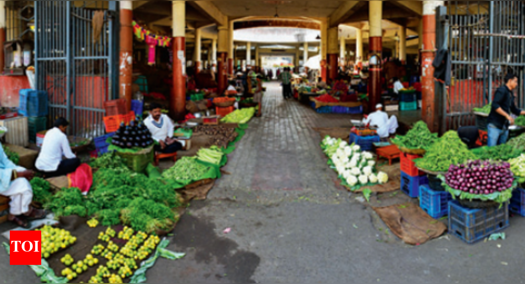 Market Yard Buyers stay away from market due to cash crunch Pune