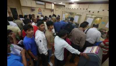 Rush at banks to exchange, deposit old currency