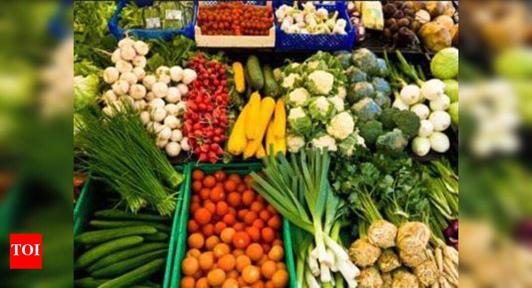 Vegetable & fruit supplies to APMC halve, previous stocks rot Mumbai