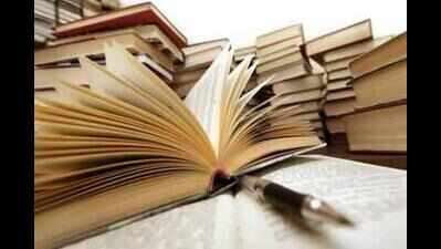 Historians discuss British era at literature fest