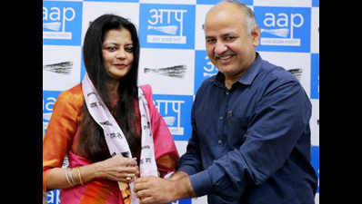 Kirti Azad's wife Poonam joins AAP