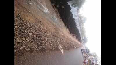 Incomplete works on Ganeshpur Road causing problems to motorists, shopkeepers