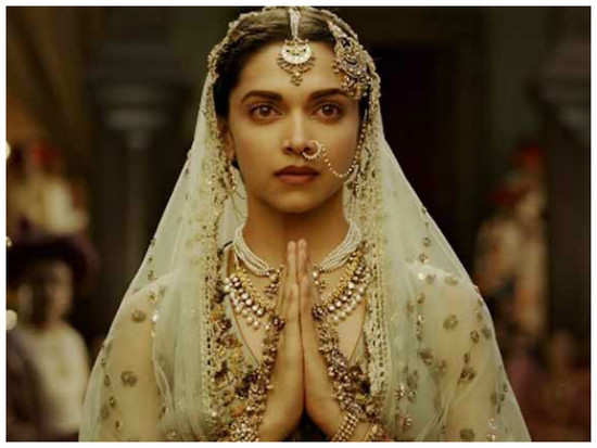 Deepika's first look from SLB's 'Padmavati' revealed!