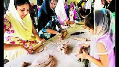 Gurdwaras manage langar amid cash crunch but coffers swell