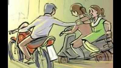 ACP’s driver chases bike-borne thieves, nabs one