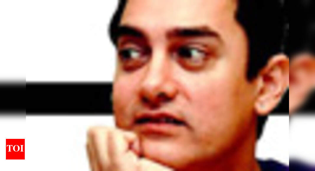 Aamir upsets Delhi Belly director Hindi Movie News Times of India