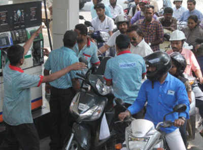 Swipe your card at petrol pumps to get up to Rs 2000