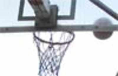 DU basketball team forced to throw game at gunpoint
