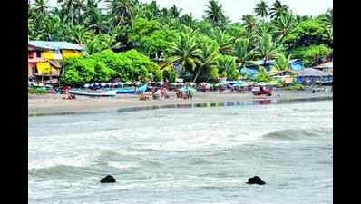 Woman enters Juhu sea with baby tied to her waist, infant drowns