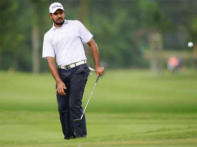 Bhullar, Jeev battle spills onto Monday in Jakarta