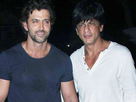 Are Shah Rukh Khan and Hrithik Roshan the new BFFs in B-town?!