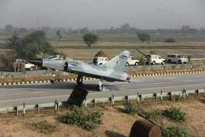 Akhilesh Yadav inaugurated Agra-Lucknow expressway