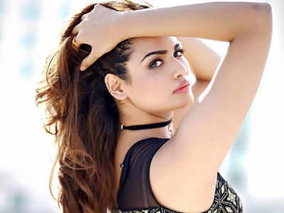 Chennai Model Arthi to debut in Bejoy Nambiar's bilingual