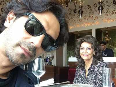 Arjun Rampal launches an initiative to make cancer care affordable