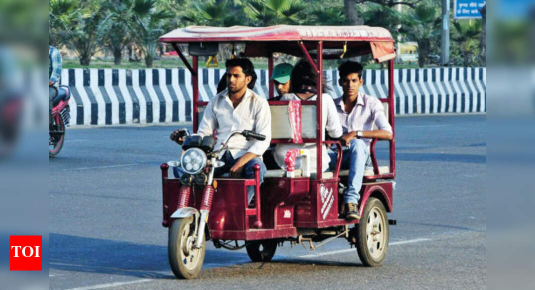 First e-rickshaw registered at east RTO | Nagpur News - Times of India