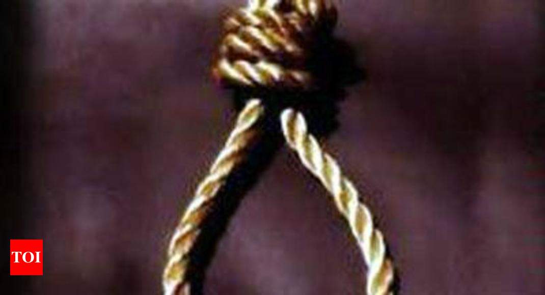 Girl Hanged Herself Sister Hangs Self After Fight Over Tv Remote