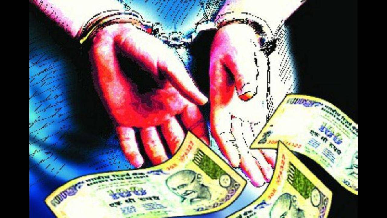 Corp Official Arrested For Bribery: Corporation official seeks bribe in new  currency, caught | Ajmer News - Times of India