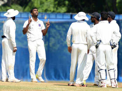 Ranji Trophy: 34-year-old pacer Sanklecha makes the ball talk