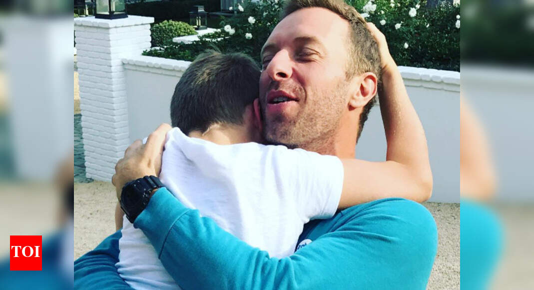 Pic: Coldplay's Chris Martin reuniting with son on Thanksgiving holiday ...