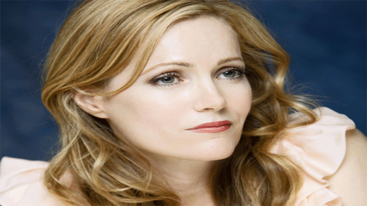 Leslie Mann uses app to track daughter at college | undefined Movie News -  Times of India