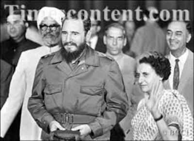 Fidel Castro Dead: When Fidel Castro Embraced Indira Gandhi In A Huge ...