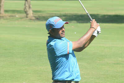 Shamim holds nerve to claim title | Golf News - Times of India
