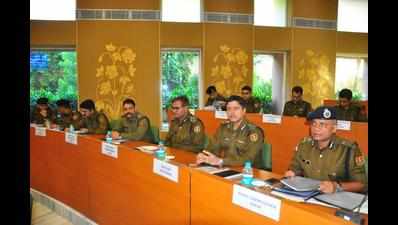 Police should keep social media under watch: CM