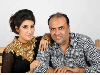 Sheena Bajaj gets clicked by her father!