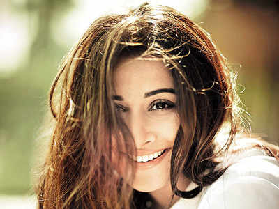 Vidya Balan: I feel desirable, but if there's a standard of desirability I don't fit into, I can't help it