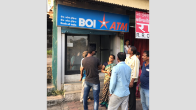 Unidentified man breaks ATM after it fails to dispense cash in Mumbai