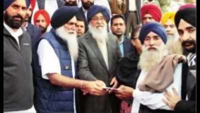 Compensate border area farmers: Punjab chief minister Parkash Singh Badal to officials