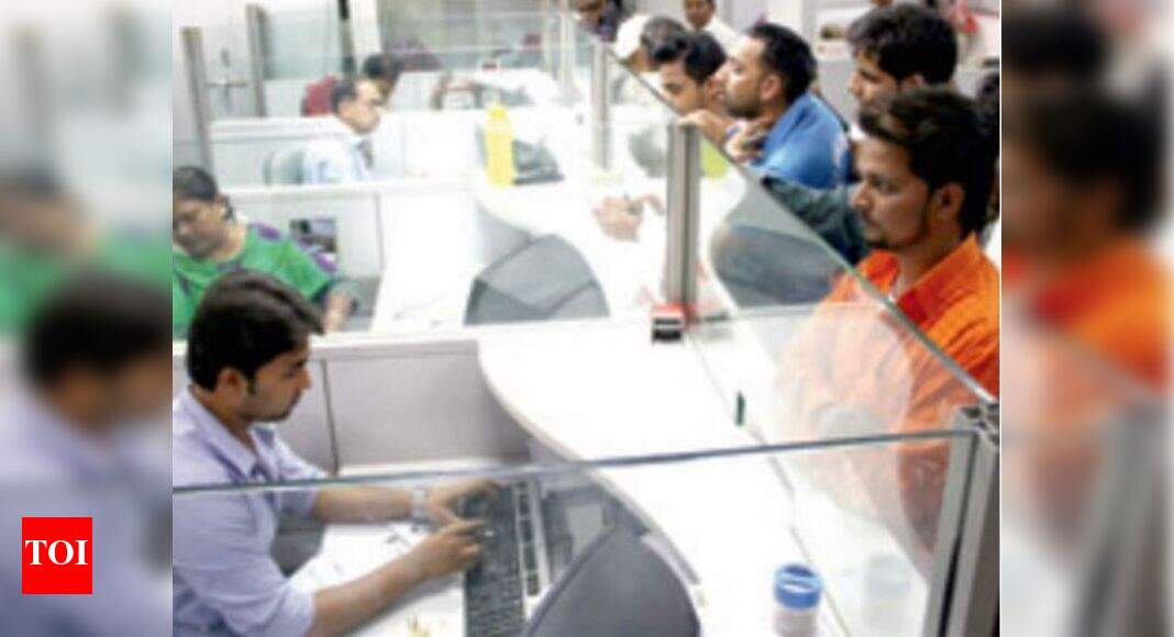 Note Ban Salaried return cashless, banks put the blame on RBI