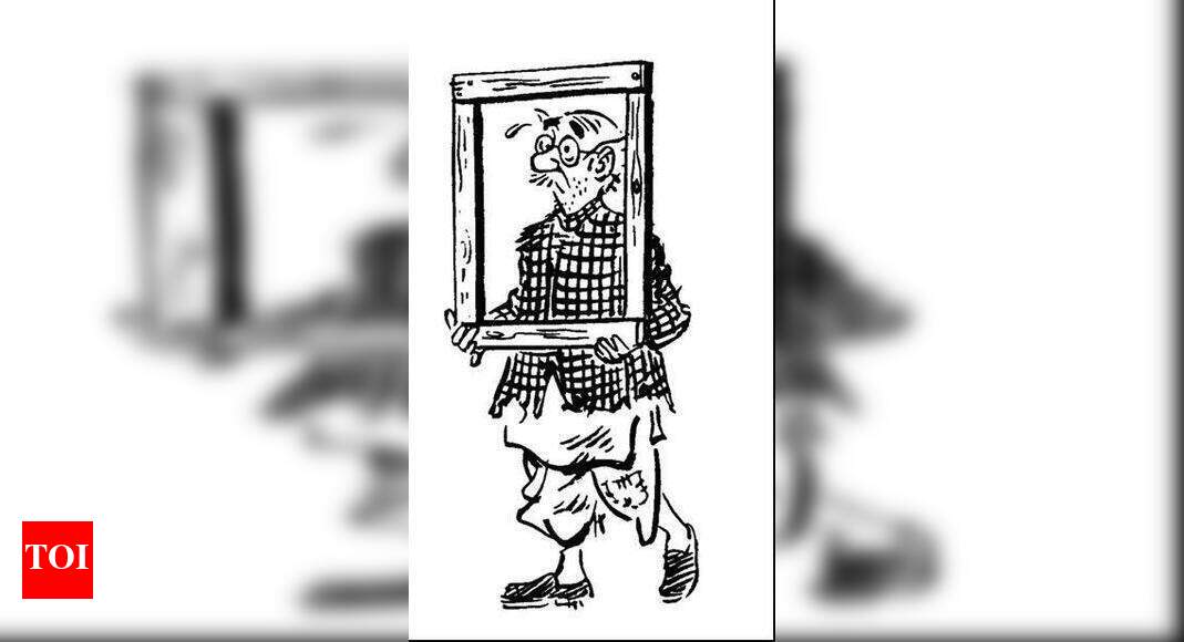 RK Laxman’s Common Man statue installed at SP Office Chowk Kolhapur