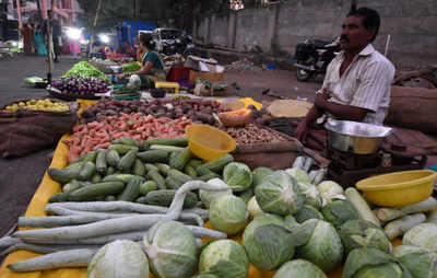 Veggie wholesale rates crash, retail prices only dip in cities