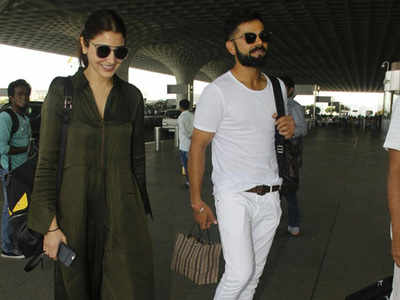 Ranbir Kapoor and Anushka Sharma were spotted at Mumbai airport