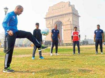 When pro footballers taught city kids their moves at India Gate