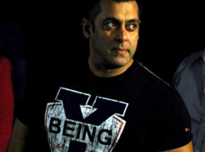 Salman to donate mobile toilets to BMC