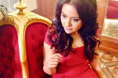 amruta fadnavis in short dress I was comfortable wearing a short dress: Amruta Fadnavis | Hindi Movie News