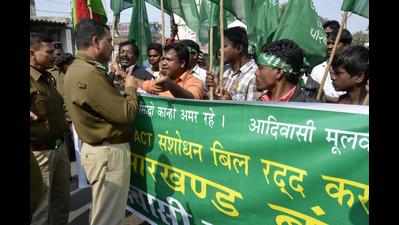 Hundreds held in 2nd anti-land Act change bandh