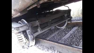 Memu train hits stray cattle, derails near Panoli