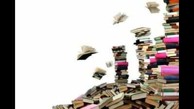 Cops recover 627 pirated books